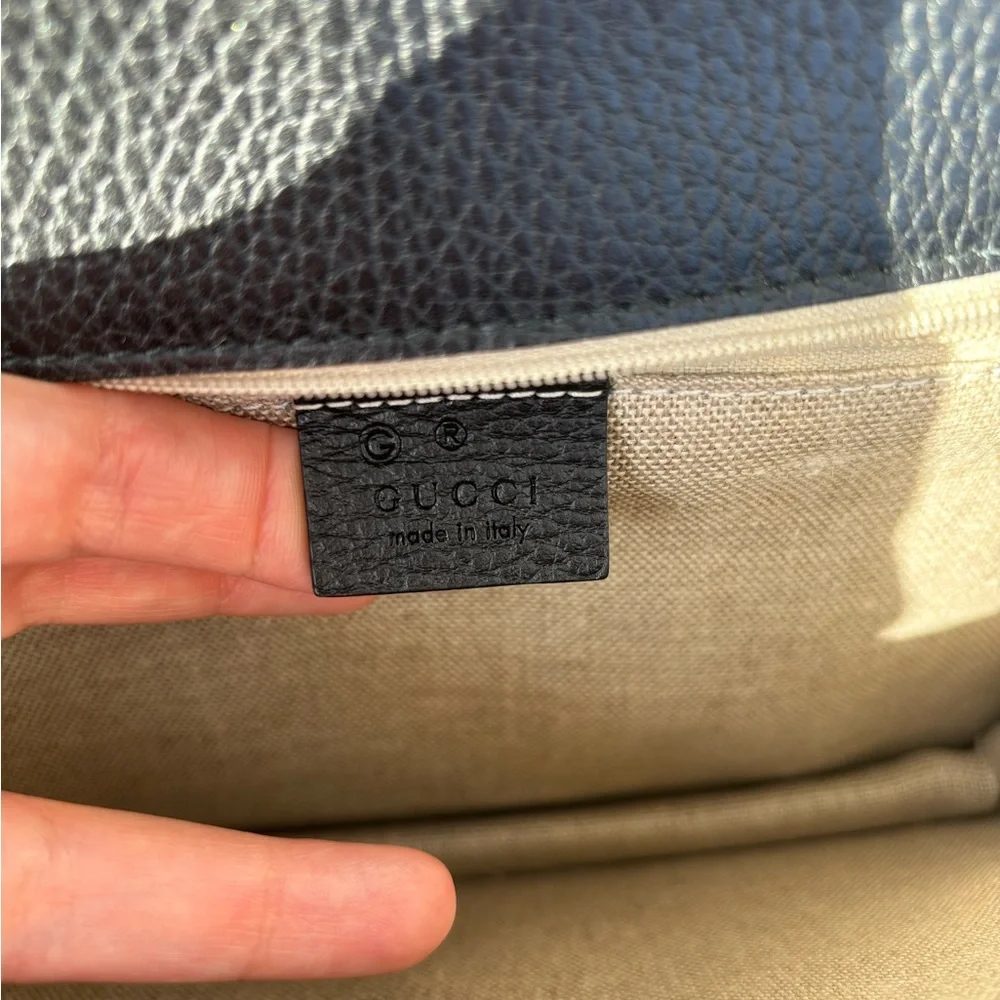 Gucci Interlocking G Shoulder Bag - Picture 8 of 11